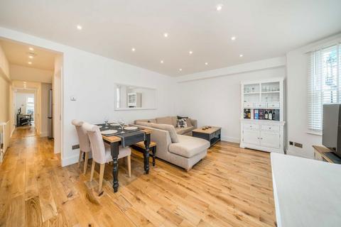 2 bedroom flat for sale, Halford Road, London SW6