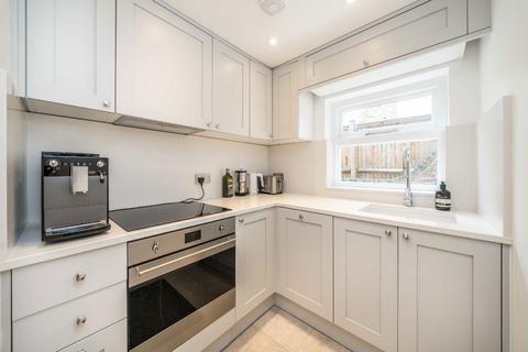 2 bedroom flat for sale, Halford Road, London SW6