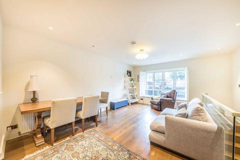 2 bedroom flat for sale, Kelvedon Road, London SW6