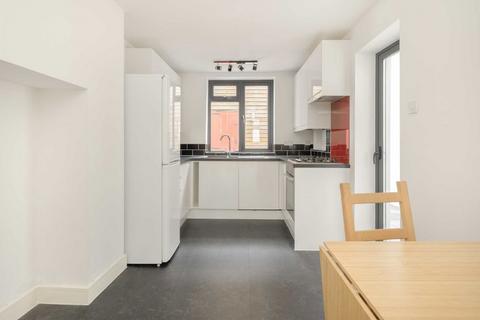 3 bedroom flat for sale, Salisbury Pavement, London SW6