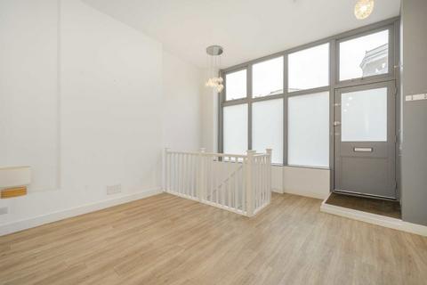 1a Salisbury Pavement, London, SW6 7HT