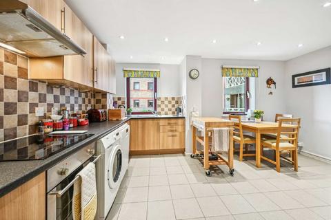 2 bedroom flat for sale, William Morris Way, London SW6