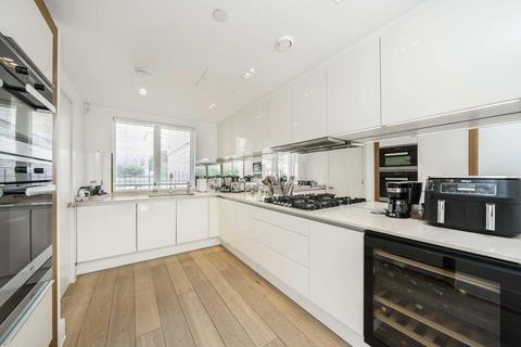12 Rainsborough Square, London, SW6 1DQ