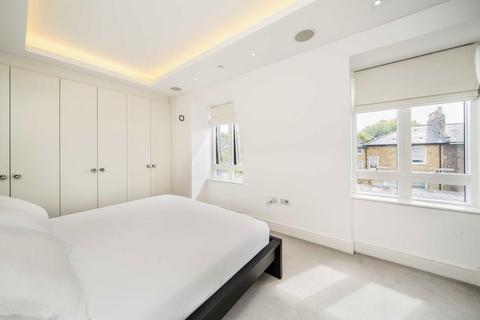 12 Rainsborough Square, London, SW6 1DQ