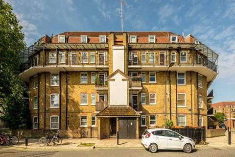 2 bedroom flat for sale, Fulham Road, London SW6