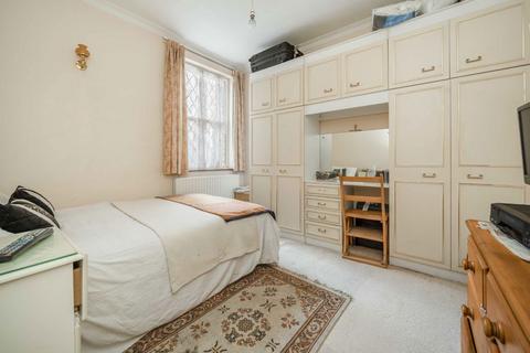 2 bedroom flat for sale, Rowallan Road, London SW6