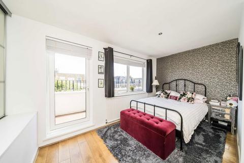 1 bedroom flat for sale, Radipole Road, London SW6