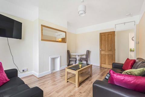 3 bedroom flat for sale, Broomhouse Lane, London SW6