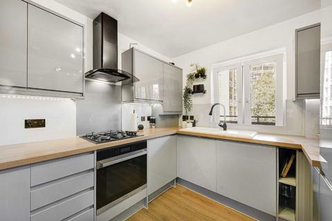 3 bedroom flat for sale, Clem Attlee Court, London SW6