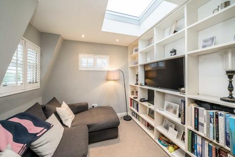 3 bedroom flat for sale, Broughton Road, London SW6