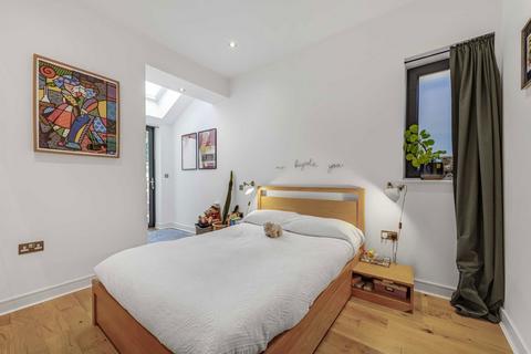 1 bedroom flat for sale, Grimston Road, London SW6