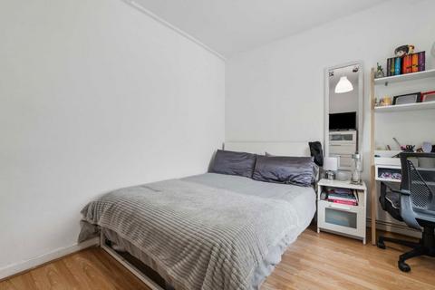 3 bedroom flat for sale, Fulham Road, London SW6