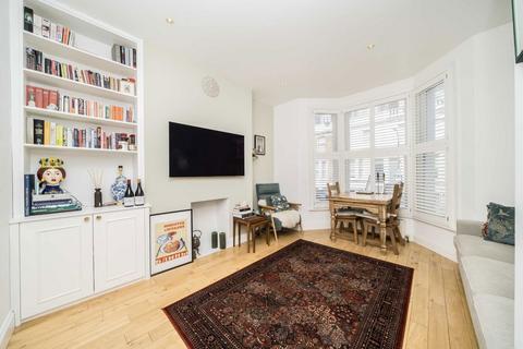 2 bedroom flat for sale, Halford Road, London SW6