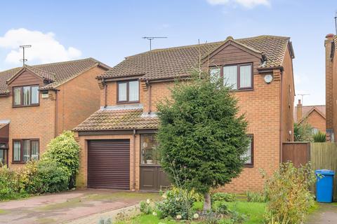 4 bedroom detached house for sale, Frognal Gardens, Teynham, Sittingbourne, Kent, ME9