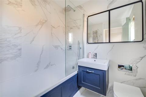 5c Maynard Close, London, SW6 2EN