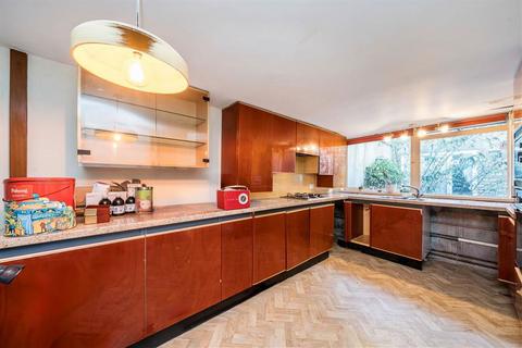 undefined, West Grove, London SE10