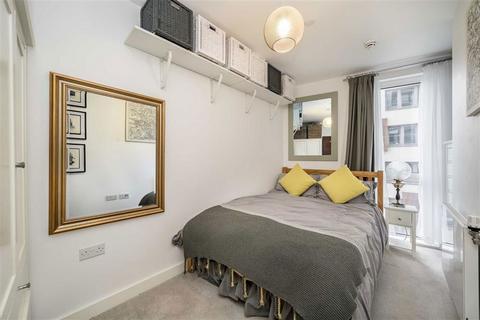 3 bedroom flat for sale, John Donne Way, London SE10