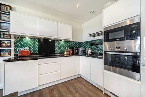 2 bedroom flat for sale, Greenwich High Road, London SE10