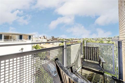 2 bedroom flat for sale, Deals Gateway, London SE13