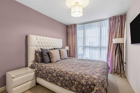 3 bedroom flat for sale, Banning Street, London SE10