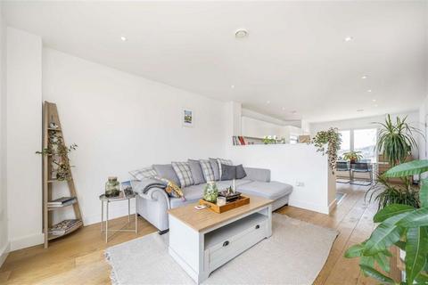 2 bedroom flat for sale, Peartree Way, London SE10