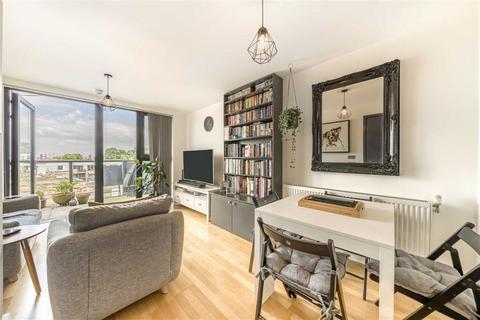 2 bedroom flat for sale, Parkside Avenue, London SE10