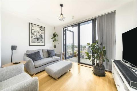 2 bedroom flat for sale, Parkside Avenue, London SE10