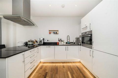 2 bedroom flat for sale, Telcon Way, London SE10