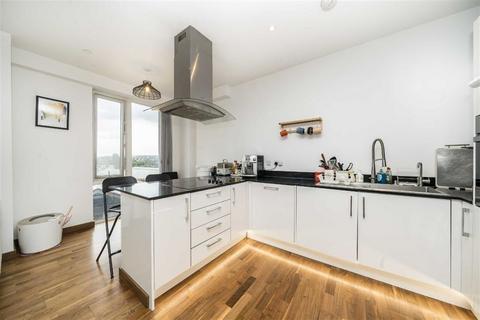 2 bedroom flat for sale, Telcon Way, London SE10