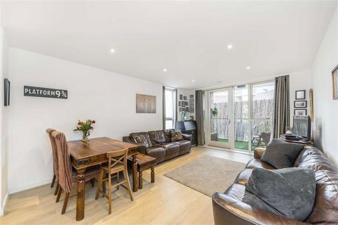 3 bedroom flat for sale, Norman Road, London SE10