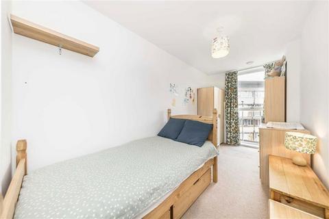 3 bedroom flat for sale, Norman Road, London SE10