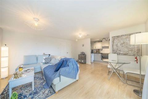 2 bedroom flat for sale, Glaisher Street, London SE8