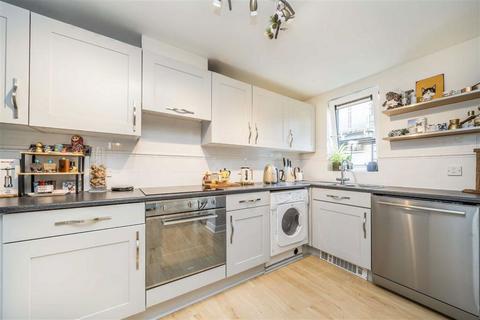 2 bedroom flat for sale, Glaisher Street, London SE8