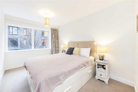 3 bedroom flat for sale, Peartree Way, London SE10