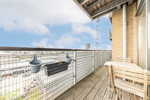 2 bedroom flat for sale, Tarves Way, London SE10