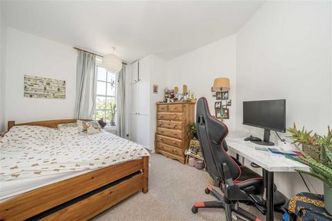 3 bedroom flat for sale, New King Street, London SE8