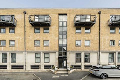 Glaisher Street, London SE8