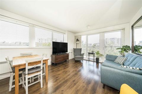 2 bedroom flat for sale, Tarves Way, London SE10