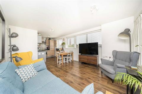 2 bedroom flat for sale, Tarves Way, London SE10