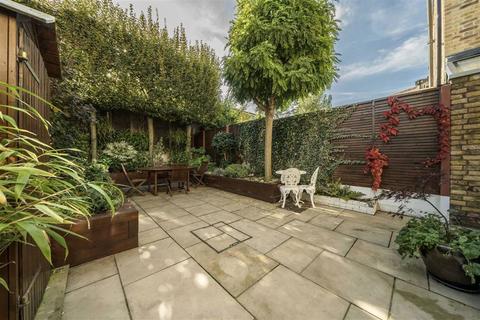 31 Woodlands Park Road, London, SE10 9XE