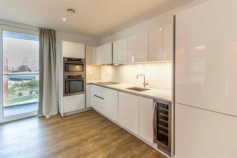 3 bedroom flat to rent, Cable Walk, London SE10