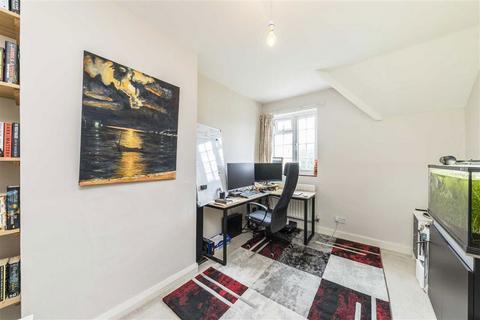 2 bedroom house to rent, Roan Street, London SE10