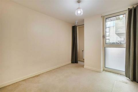 2 bedroom flat to rent, Cable Walk, London SE10