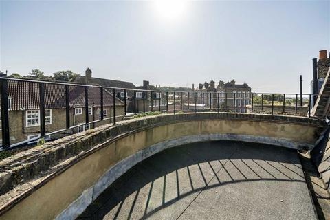30 Gloucester Circus, London, SE10 8RY