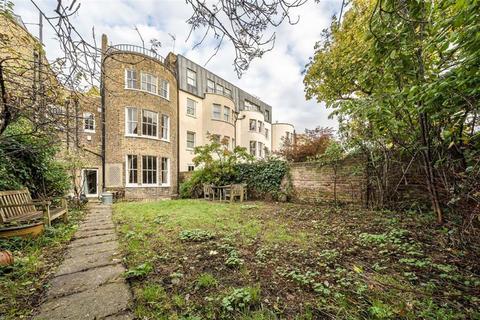 30 Gloucester Circus, London, SE10 8RY