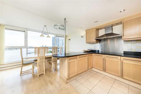 3 bedroom flat to rent, Greenfell Mansions, London SE8