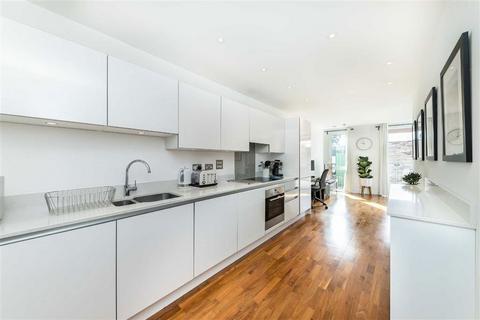 2 bedroom flat for sale, John Donne Way, London SE10