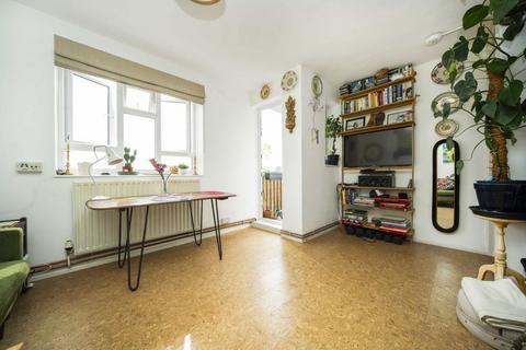 1 bedroom flat for sale, Whiston Road, London E2