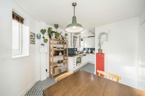 2 bedroom flat for sale, Broadway Market, London E8