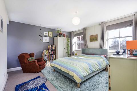 2 bedroom maisonette for sale, Broadway Market, London E8